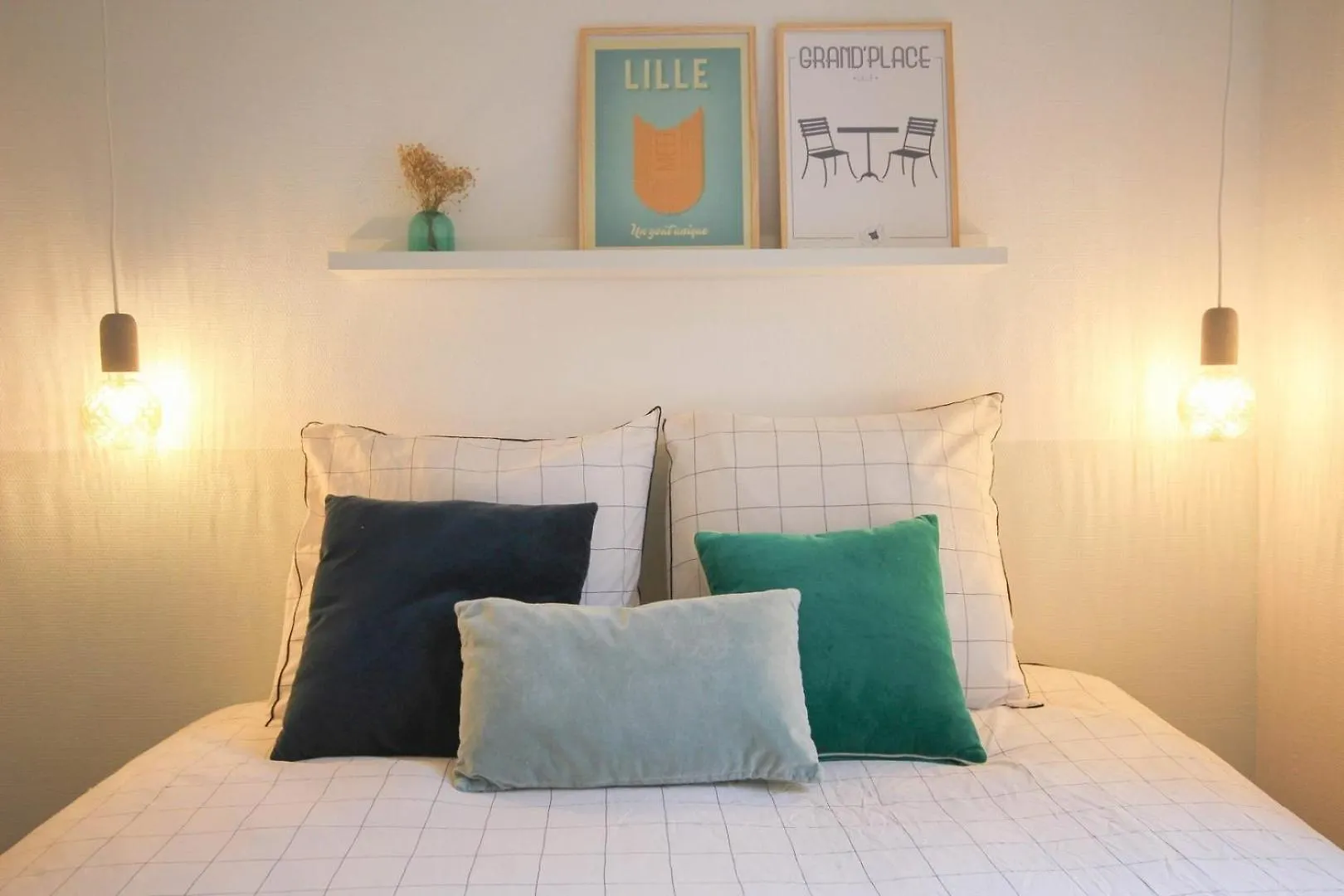 Appartement In The Heart Of Old Lille: Rue De La Monnaie